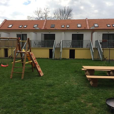 Apartmany Hlohovec Exteriör bild