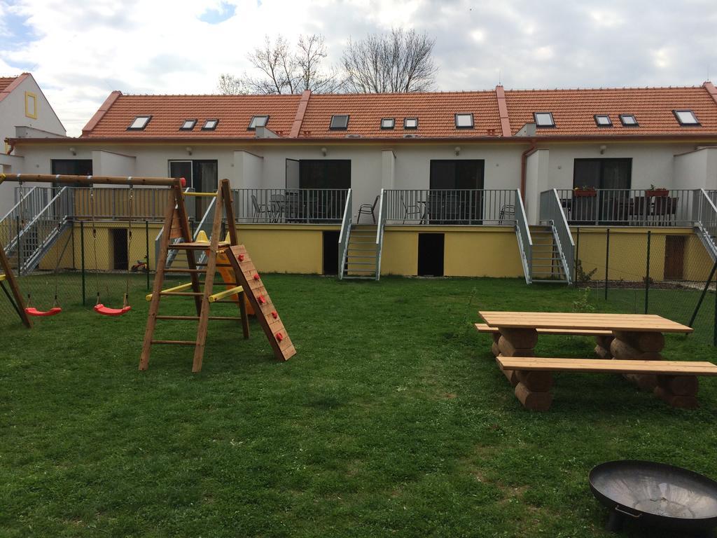 Apartmany Hlohovec Exteriör bild
